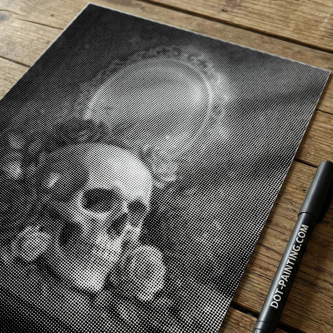 Totenkopf mit Blumen-Punktmalerei