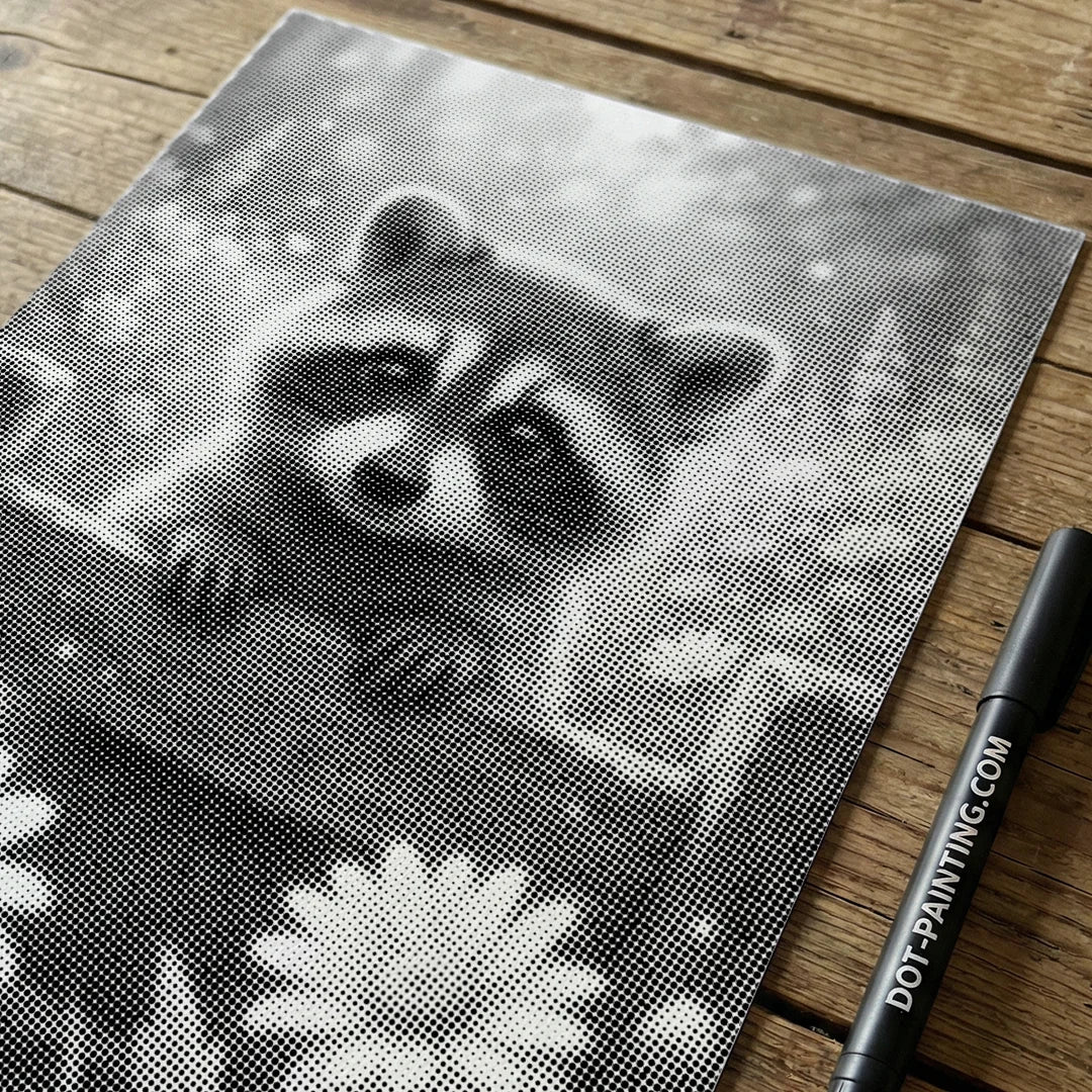Waschbär mit Blumen-Punktmalerei
