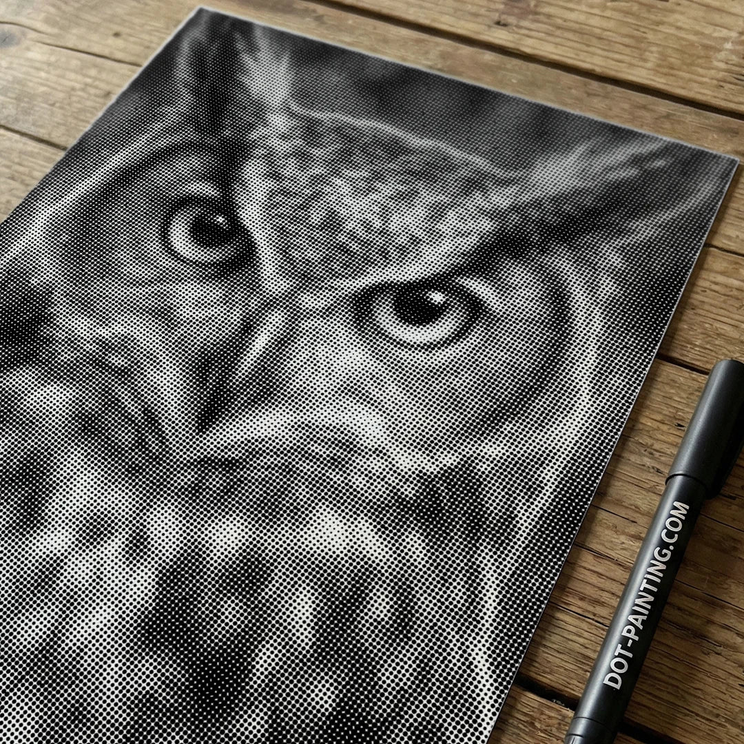 Boze uil Dot schilderij