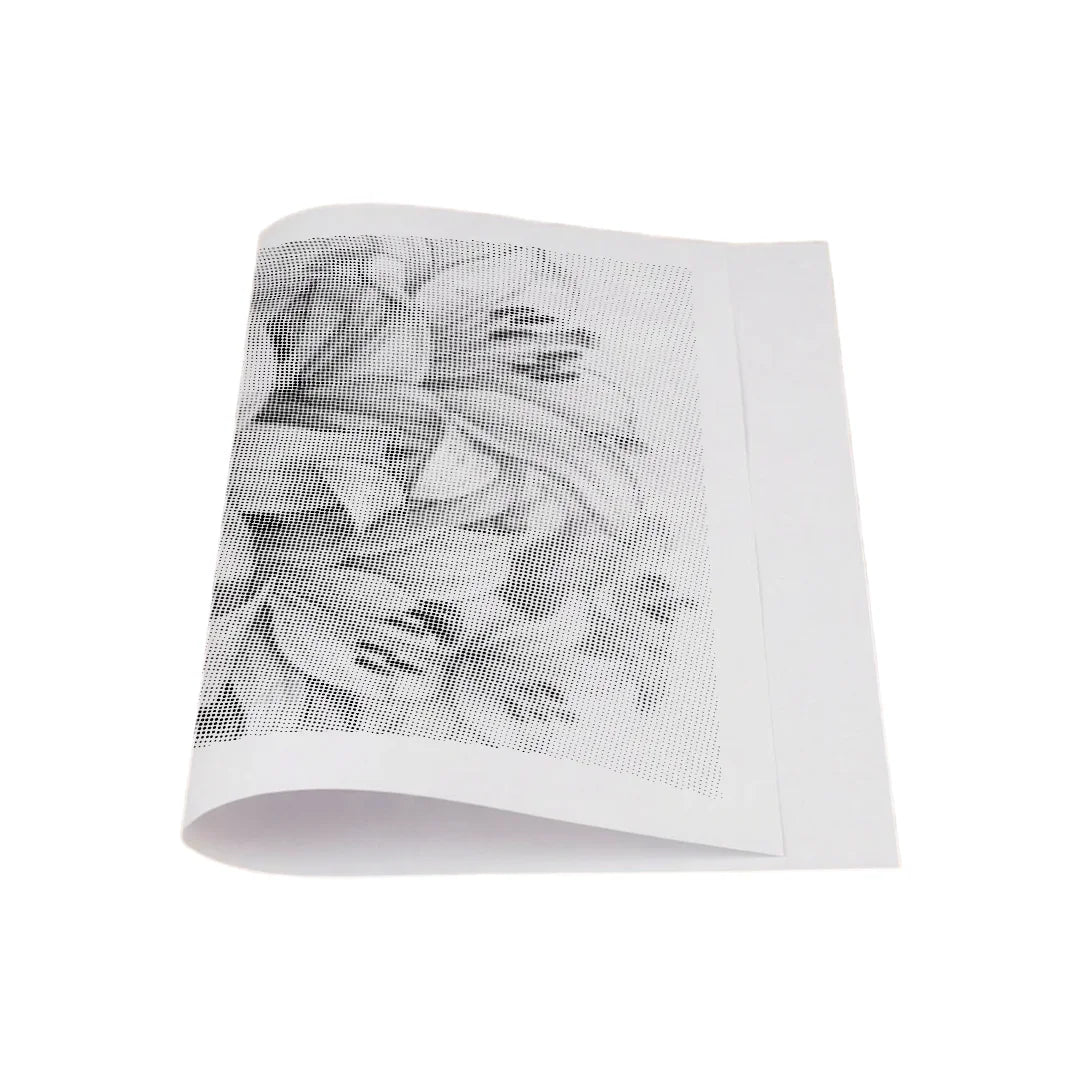 Vrouwen met een Wolf dot painting