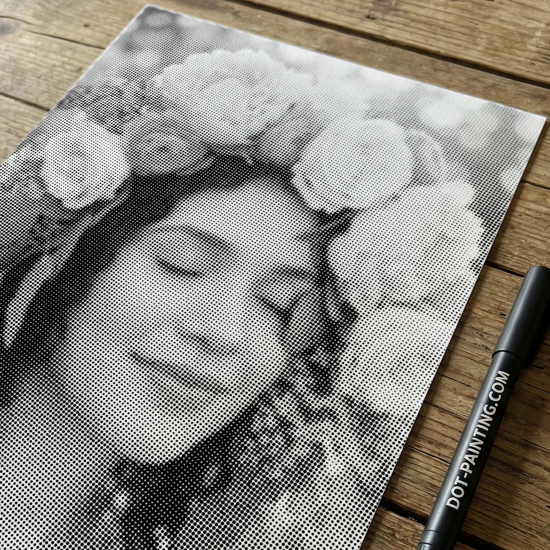 Vrouwen met een Wolf dot painting