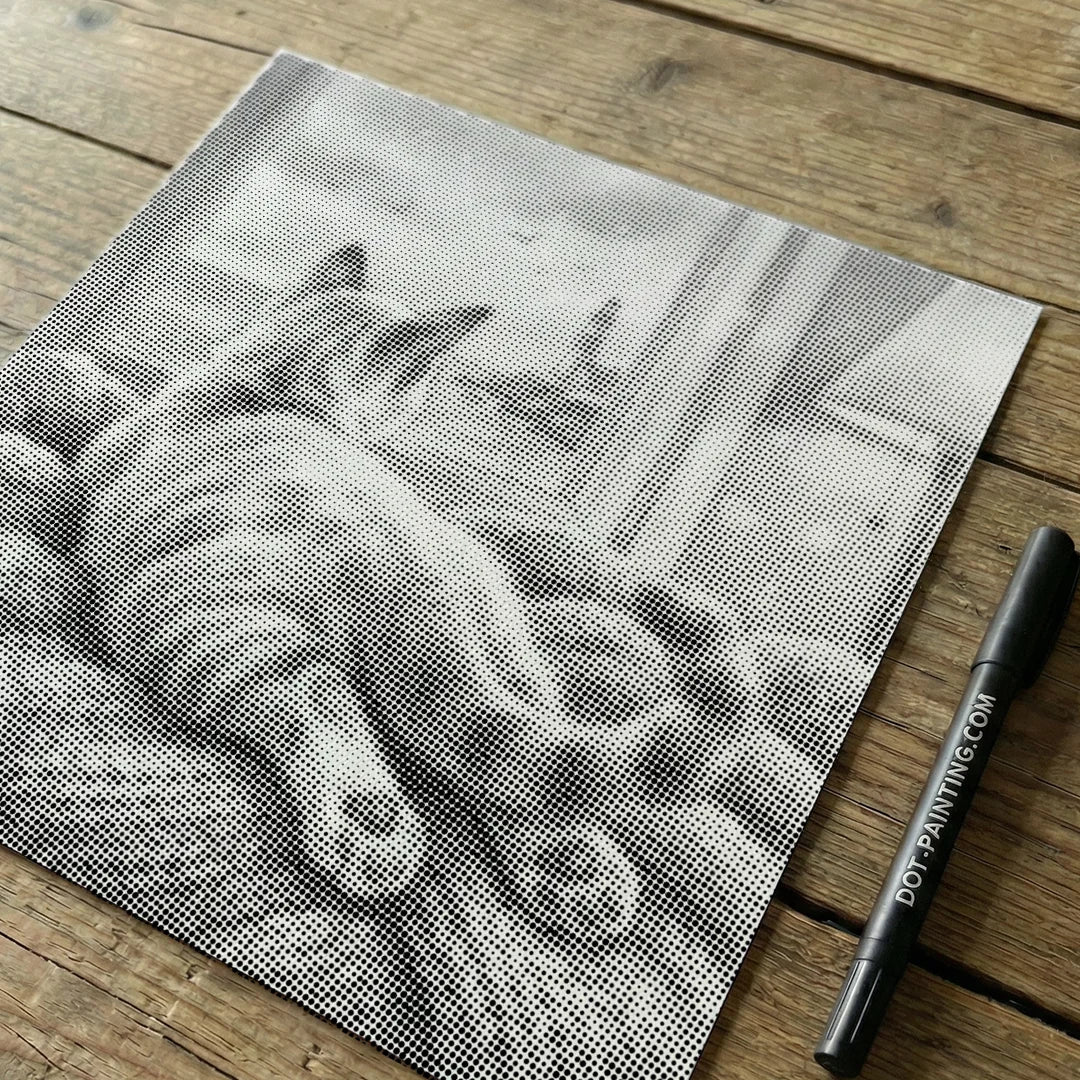 Vrouwen met een Wolf dot painting