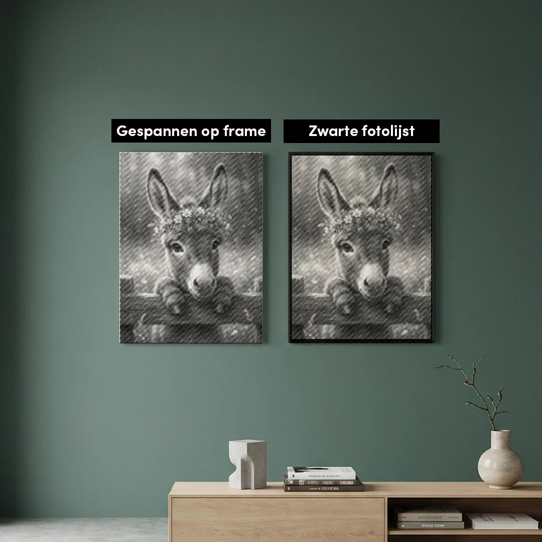 Vrouwen met een Wolf dot painting