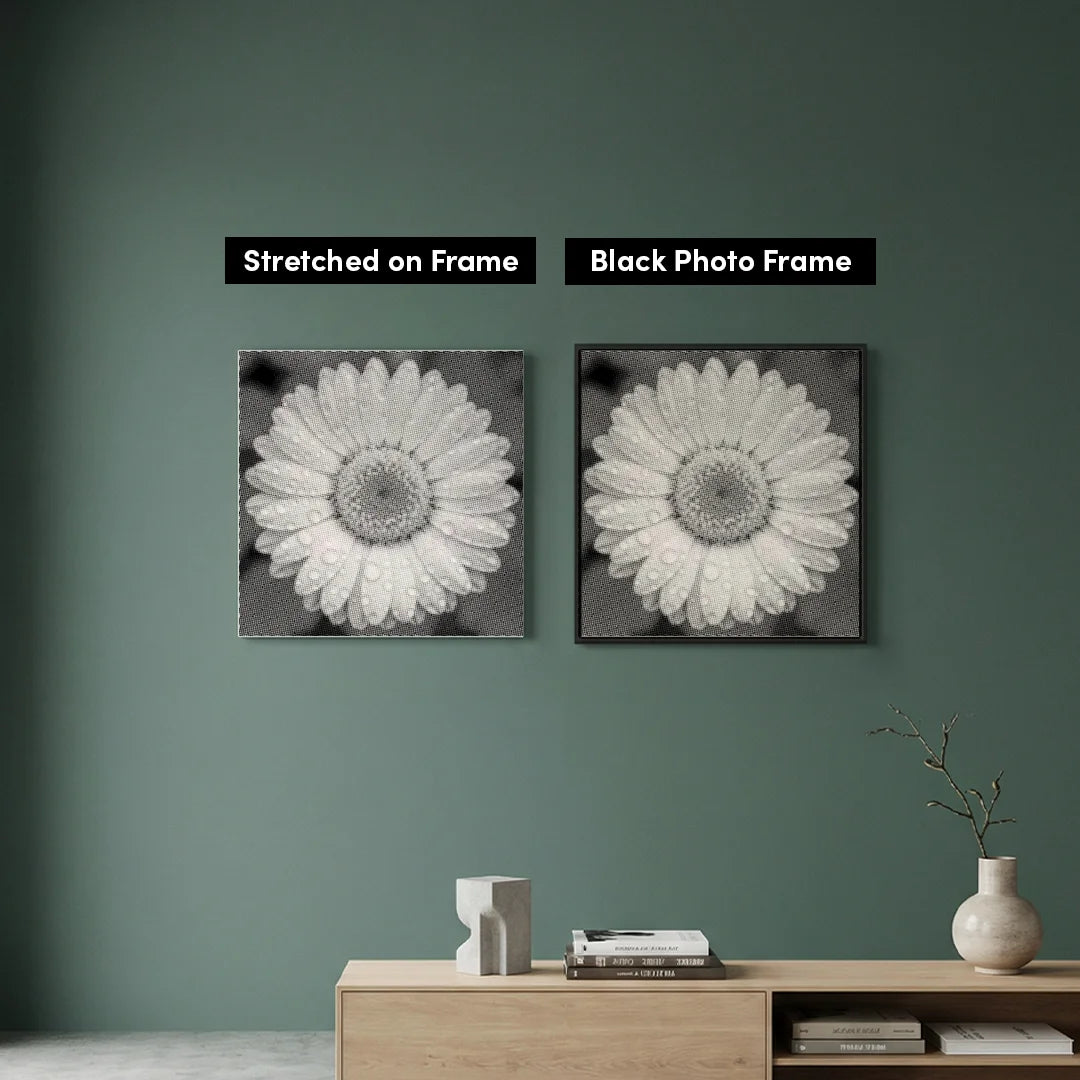 Vrouwen met een Wolf dot painting