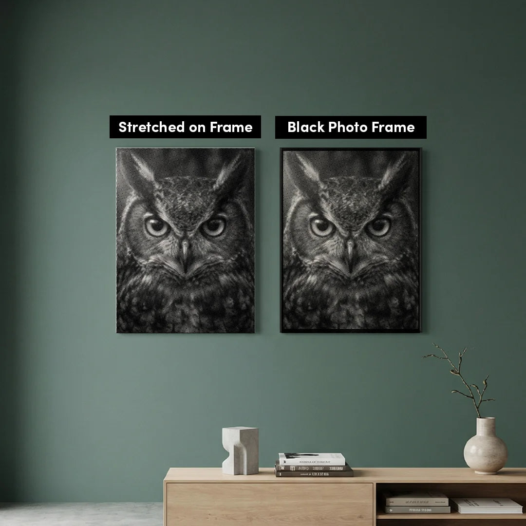 Vrouwen met een Wolf dot painting